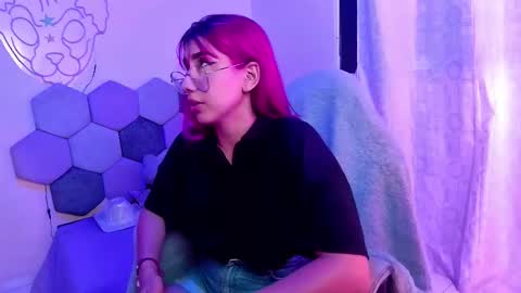 TORI AND MR. BEAR online show from September 14, 6:50 pm