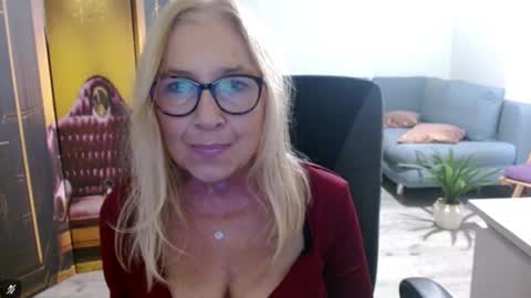 S O F I A online show from October 8, 2:32 pm