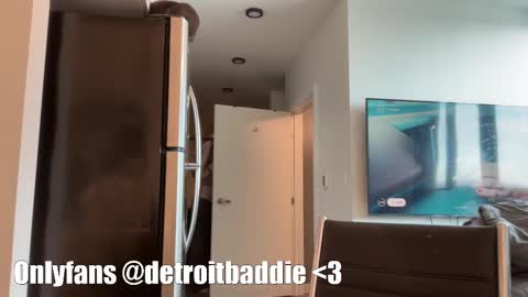 detroitbaddie online show from February 22, 3:53 pm