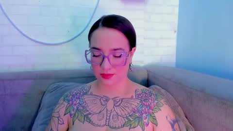 Deva Blue online show from March 5, 3:29 am