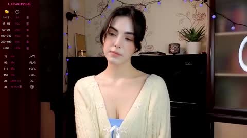 Snapshot of di_moon_ chatting on October 9, 2:32 pm Diana online show from October 9, 2:32 pm
