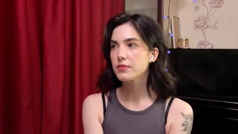 Snapshot of di_moon_ chatting on October 2, 2:33 pm Diana online show from October 2, 2:33 pm