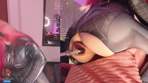 Snapshot of diamond_piink_ chatting on October 7, 9:19 pm Diamond online show from October 7, 9:19 pm