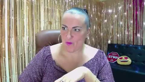 Snapshot of dianamgg chatting on October 5, 5:18 pm Diana online show from October 5, 5:18 pm