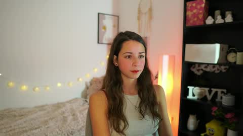 Dina online show from January 7, 9:45 am