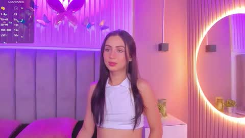 Snapshot of diosa_cristal chatting on October 4, 3:56 am Cristal online show from October 4, 3:56 am