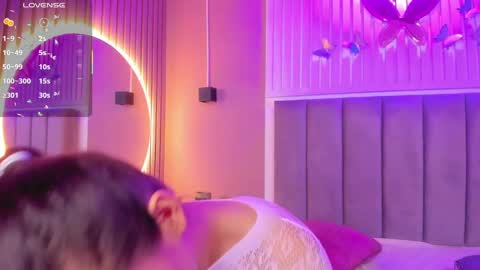 Snapshot of diosa_cristal chatting on September 24, 3:49 am Cristal online show from September 24, 3:49 am