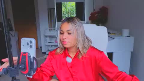 diosadeluniverso_ online show from April 17, 12:29 pm