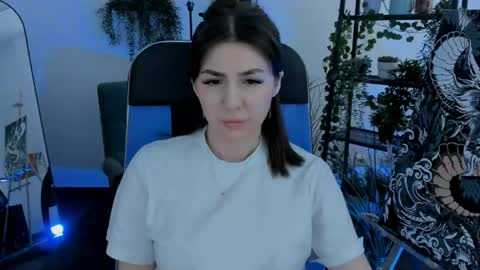 Di online show from April 19, 8:14 am