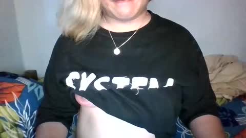 Snapshot of dirty_gurl69xxx chatting on February 24, 4:25 am TYGA MIA online show from February 24, 4:25 am