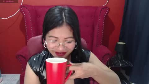 LatexQueen online show from December 14, 12:44 pm