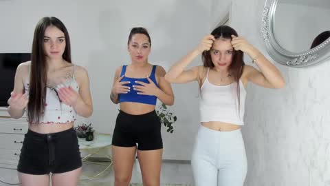 Gyna    Josie    online show from February 17, 3:17 am