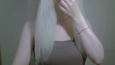 DitaMilton online show from October 30, 9:38 pm