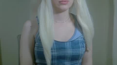 DitaMilton online show from September 11, 8:53 pm