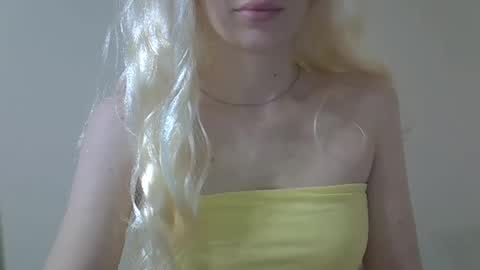 DitaMilton online show from November 7, 7:08 pm