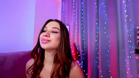 Tia online show from December 13, 8:15 pm