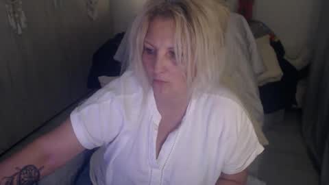 Alexxa online show from April 15, 7:58 pm