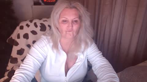 Alexxa online show from November 17, 9:59 pm