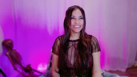 Snapshot of divinelynn chatting on February 11, 1:41 am DivineLynn online show from February 11, 1:41 am