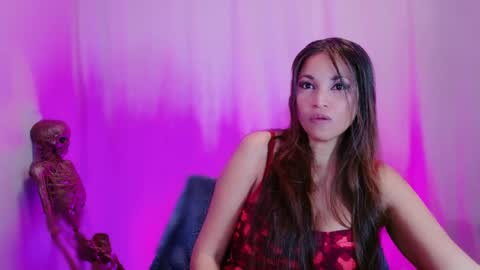 Snapshot of divinelynn chatting on February 4, 12:44 pm DivineLynn online show from February 4, 12:44 pm