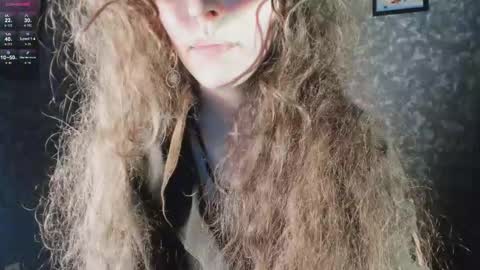 Dizer online show from December 3, 4:42 pm