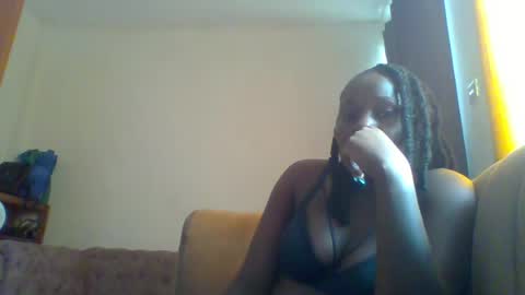 dollyvee online show from July 14, 2:22 pm