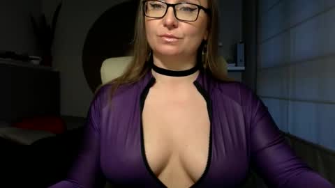 DOM MUMMY online show from September 29, 5:45 am