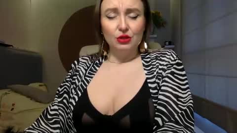 DOM MUMMY online show from March 9, 6:50 am