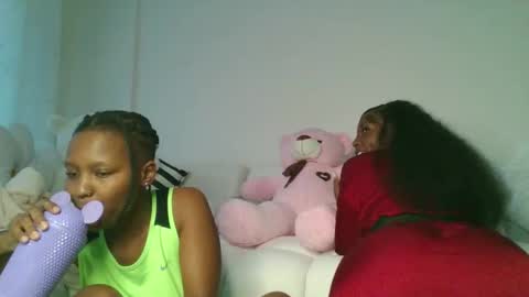 Amarie noels online show from December 4, 2:41 pm