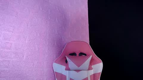   online show from November 6, 12:33 pm