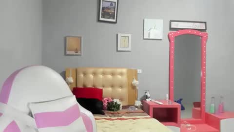 dona_tella online show from January 31, 7:34 pm