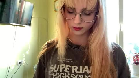 Snapshot of donettastrowbridge chatting on October 10, 1:16 pm Karolina online show from October 10, 1:16 pm