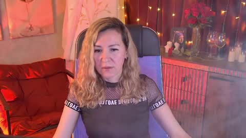 Donna online show from April 8, 8:11 pm