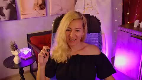 Donna online show from July 9, 8:22 pm