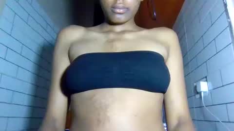 Snapshot of dora05191 chatting on September 26, 1:36 am dora05191 online show from September 26, 1:36 am