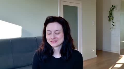dormineaa online show from July 17, 4:50 am