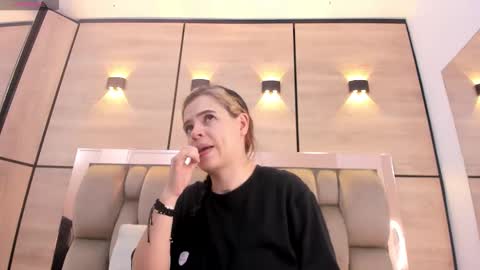  DOROTHY online show from November 19, 2:22 am