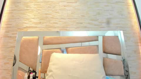  DOROTHY online show from November 27, 5:43 am