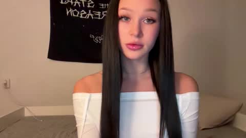 MOLLYYYY dont forget to give me a thumb up online show from October 19, 3:25 pm