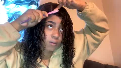 dove_love22 online show from November 4, 5:40 pm