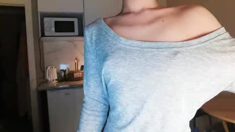 Airi online show from December 1, 5:26 pm