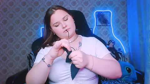 dreamforyoue2 online show from September 23, 7:23 pm