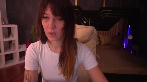 Snapshot of dreamylinaaa chatting on January 18, 7:17 am Lina online show from January 18, 7:17 am