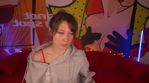 Snapshot of dreamylinaaa chatting on February 3, 7:29 am Lina online show from February 3, 7:29 am