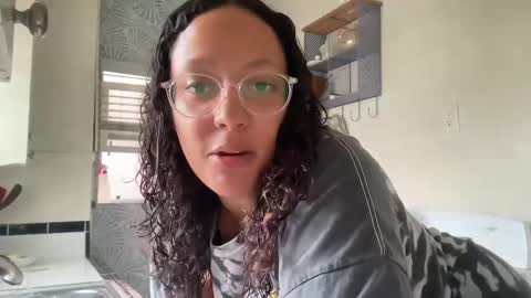 RIRI OR DREAMY online show from October 5, 3:28 pm