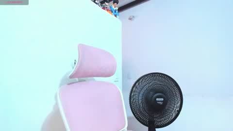 Snapshot of dulce_acosta chatting on September 25, 4:17 pm Dulce online show from September 25, 4:17 pm