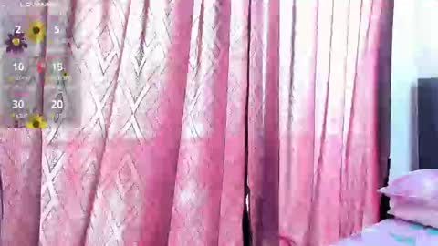 Snapshot of dulce_acosta chatting on February 19, 4:33 pm Dulce online show from February 19, 4:33 pm
