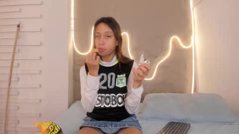 dulce_quintana online show from December 4, 12:29 pm