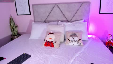 Dulcee Garcia online show from December 14, 3:56 am