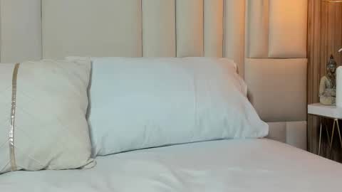 Dulce  online show from October 31, 12:09 pm